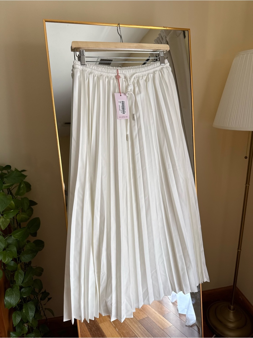 Udel NY White Pleated maxi Skirt NEW size M